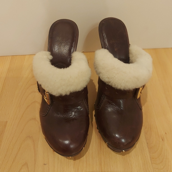 ❣️Ladies Michael kors Fairbanks Sherpa Lined Brown Heeled Mules (#371) - Picture 1 of 12